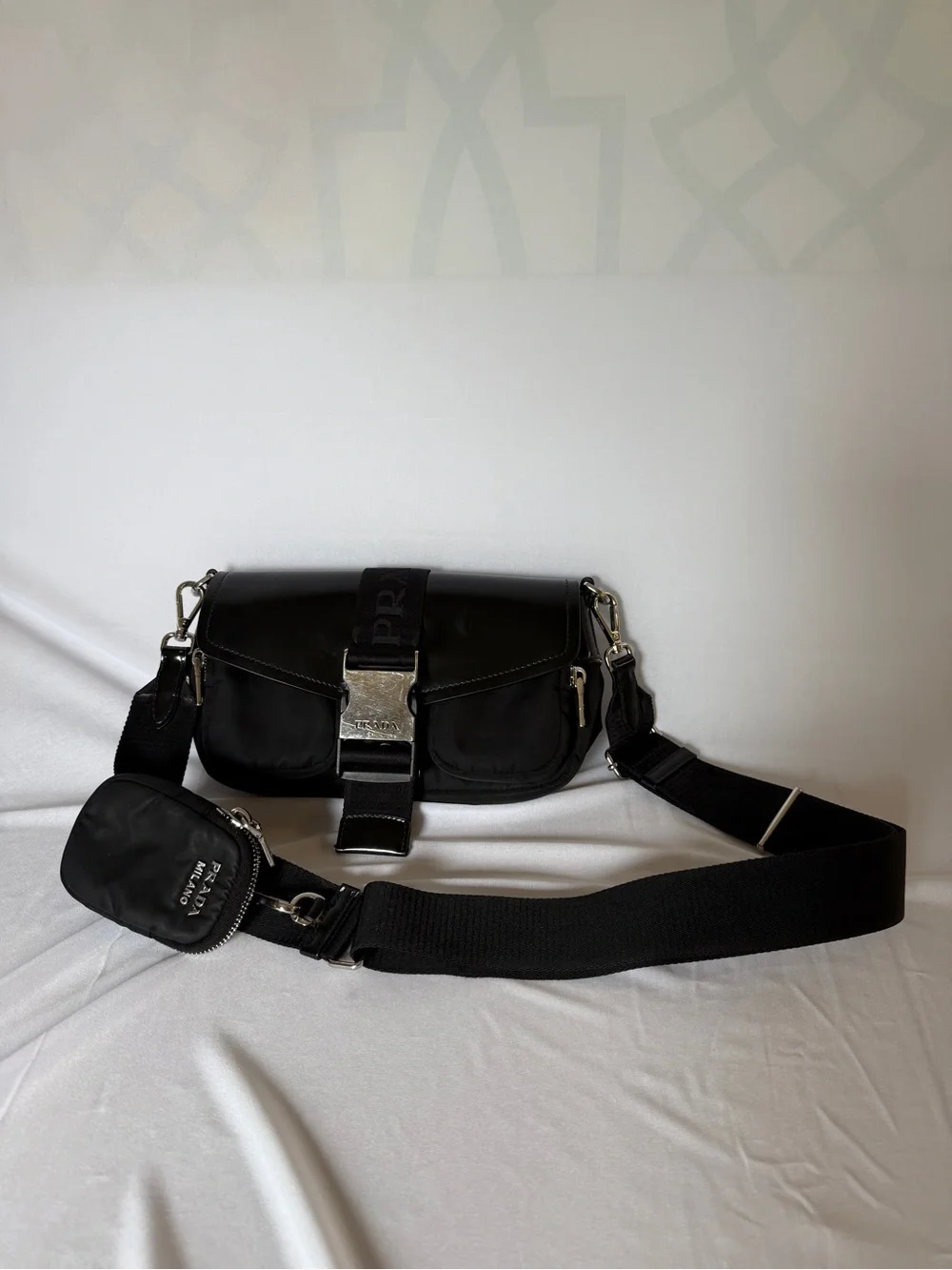 Re-Nylon Spazzolato Double Pocket Buckle Shoulder Bag Black - Picture 2 of 10